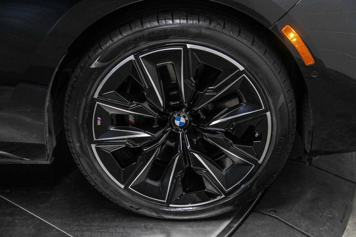 2024 BMW 7 Series 760i - Photo 9