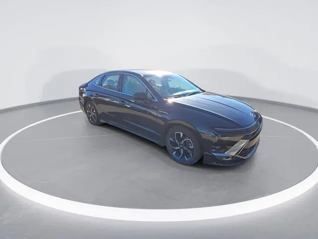 2024 Hyundai Sonata SEL photo 2