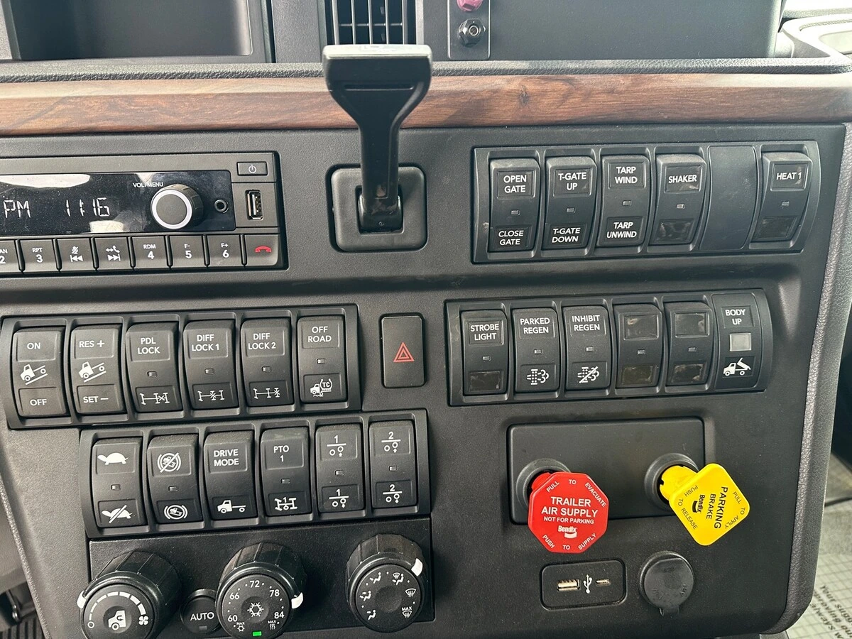 2026 International HX - image 8