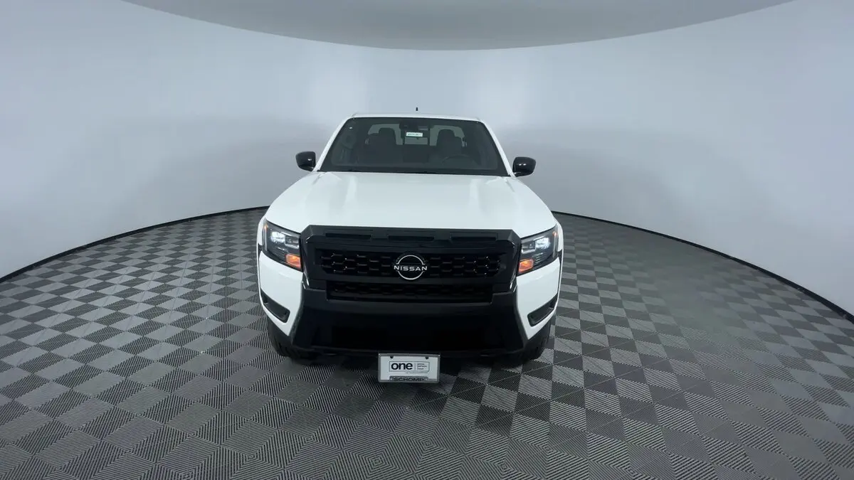 2026 Nissan Frontier Crew Cab SV photo 3