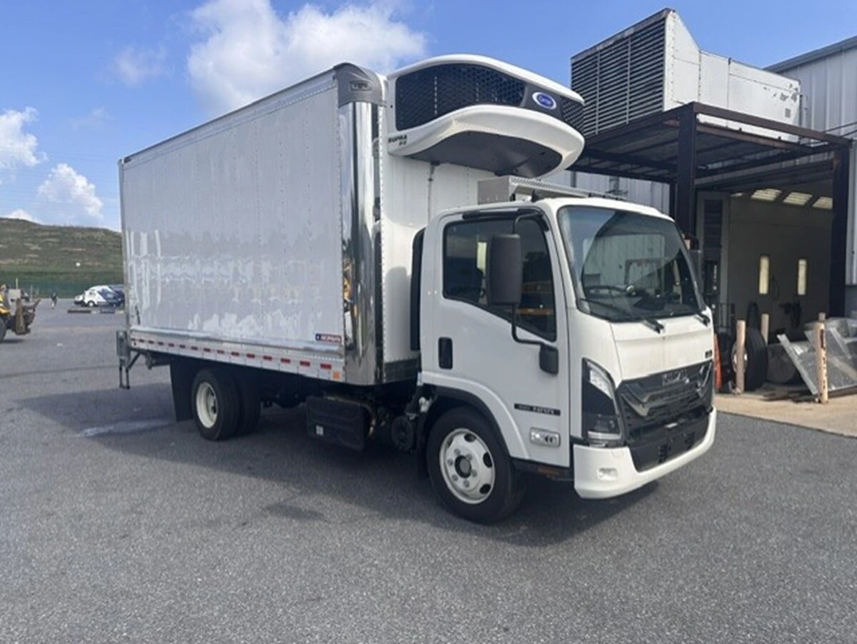 2025 Isuzu NRR in Harrisburg, PA — photo 6