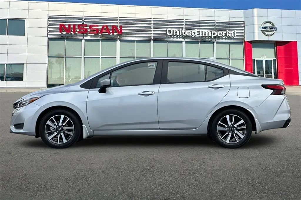 2025 Nissan Versa 1.6 SV photo 7
