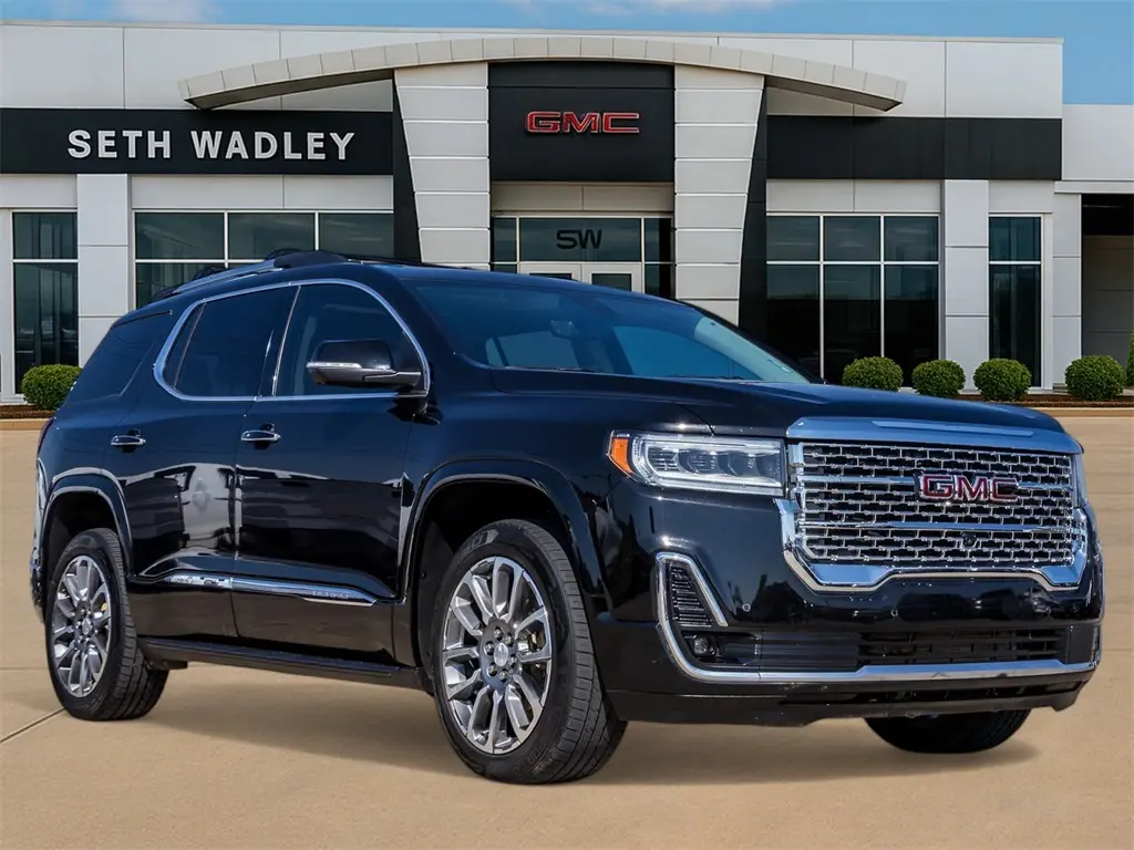 2023 GMC Acadia Denali's photo