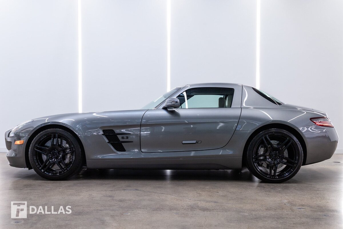2012 Mercedes-Benz SLS