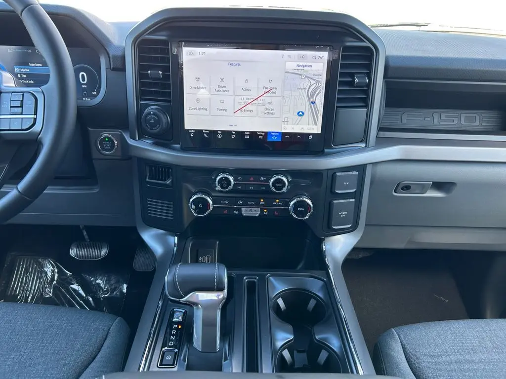2025 Ford F-150 Lightning XLT photo 12
