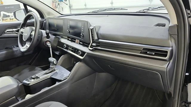2025 Kia Sportage LX - Photo 27