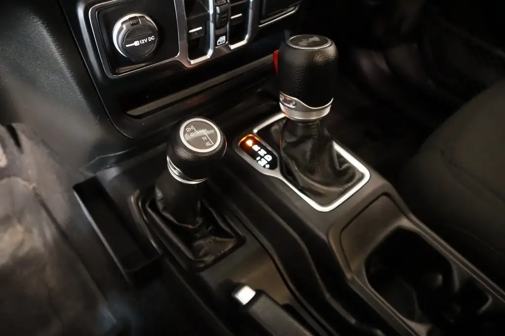 2020 Jeep Wrangler Unlimited Sport Altitude photo 8