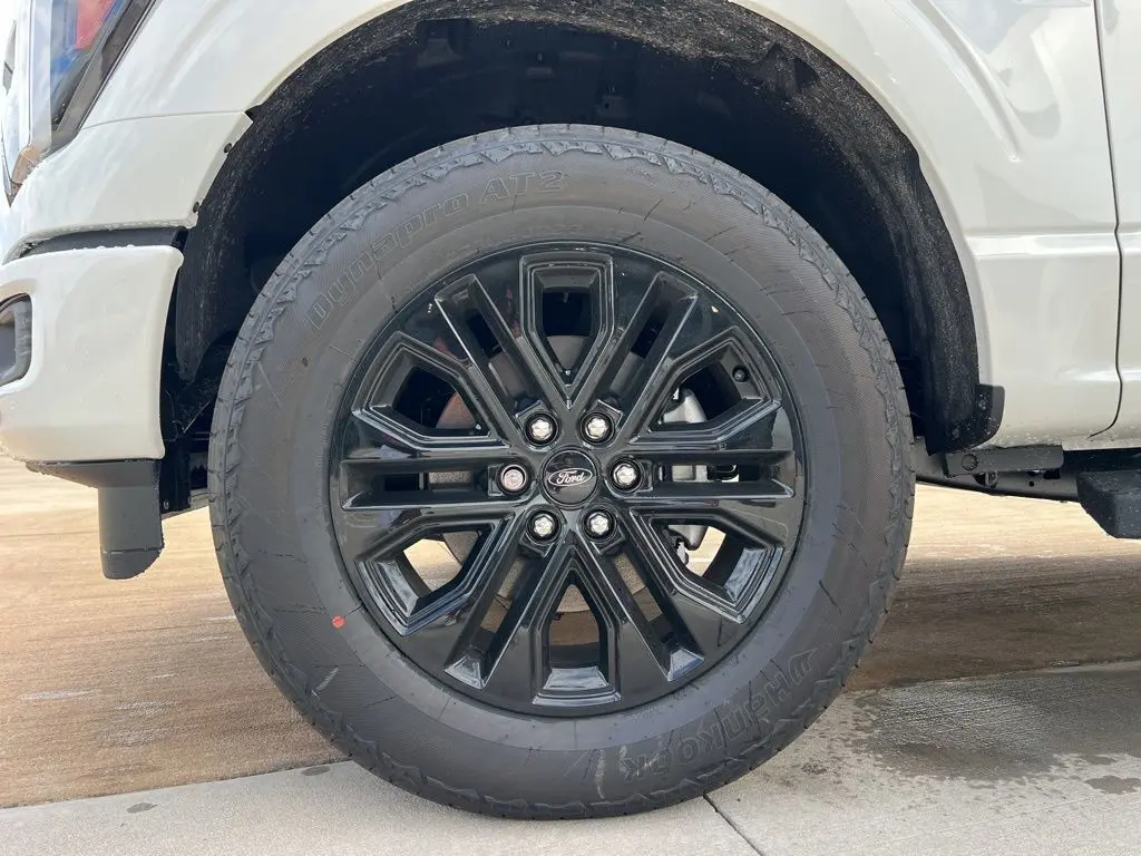 2025 Ford F-150 Lariat photo 10
