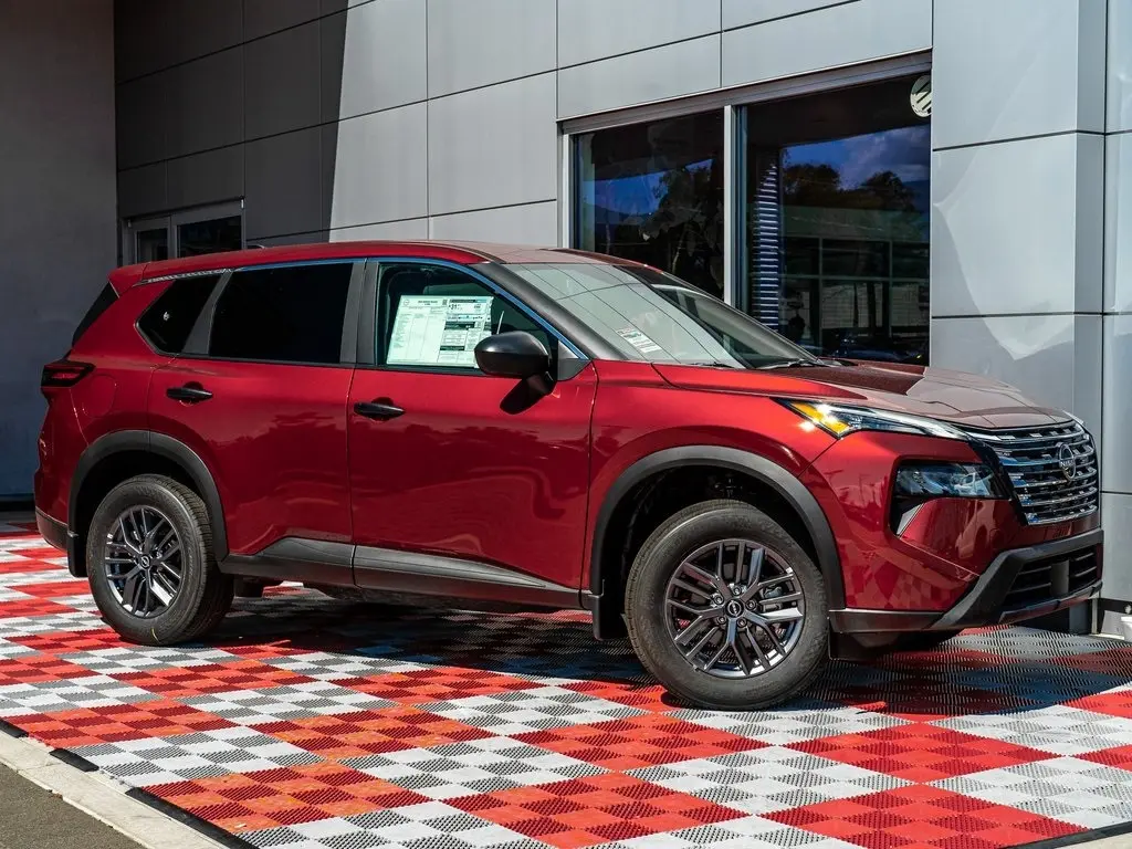 2026 Nissan Rogue S photo 3