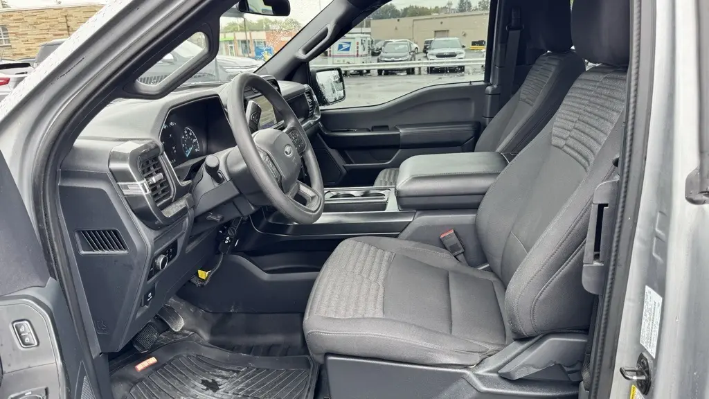 2023 Ford F-150 XL photo 4
