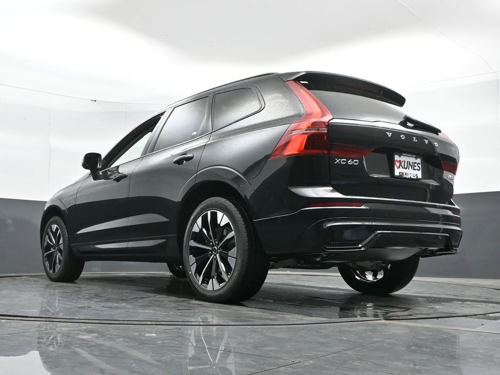 2026 Volvo XC60 Plus - Photo 45