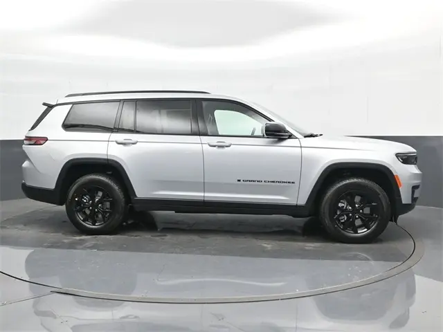 2024 Jeep Grand Cherokee Altitude X photo 3