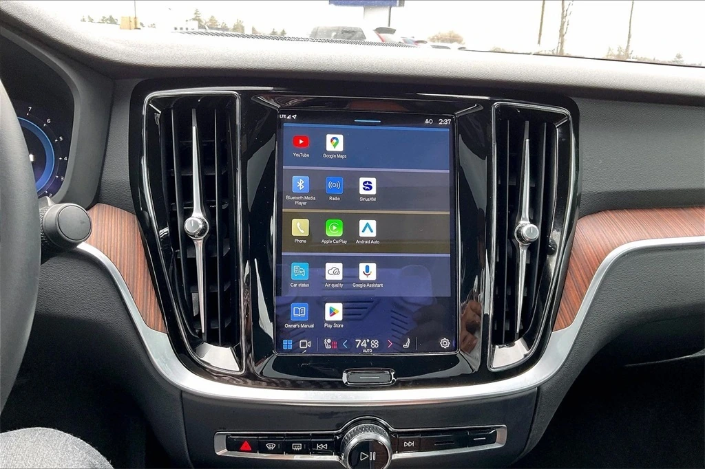 2023 Volvo - image 15