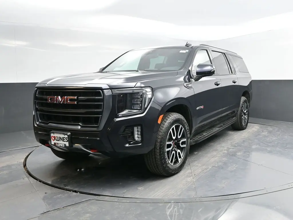 2023 Gmc Yukon XL AT4 photo 2