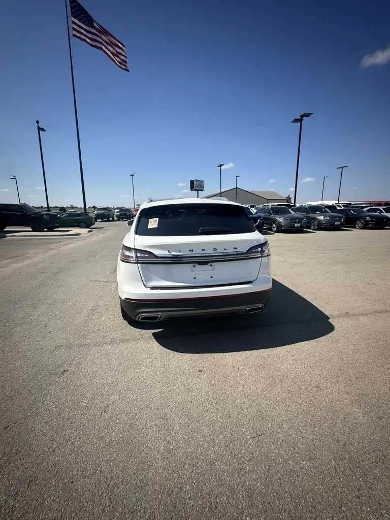 2021 Lincoln Corsair Standard photo 7
