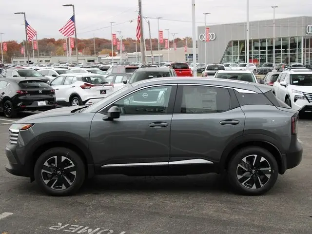2026 Nissan Kicks SV photo 3