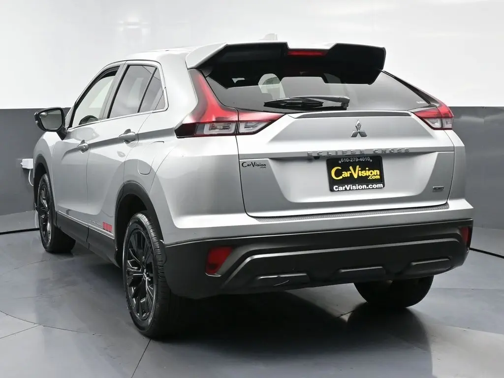 2022 Mitsubishi Eclipse Cross LE SEL GT photo 5