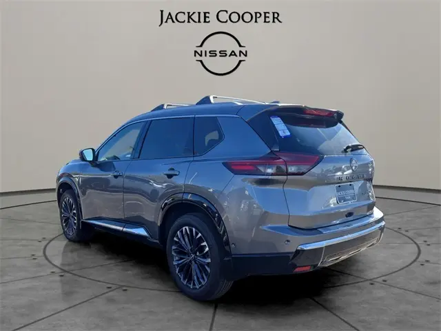 2026 Nissan Rogue Platinum photo 3