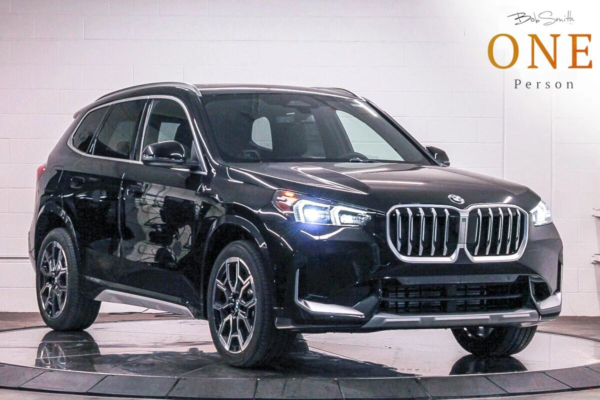 2025 BMW X1 28i's photo