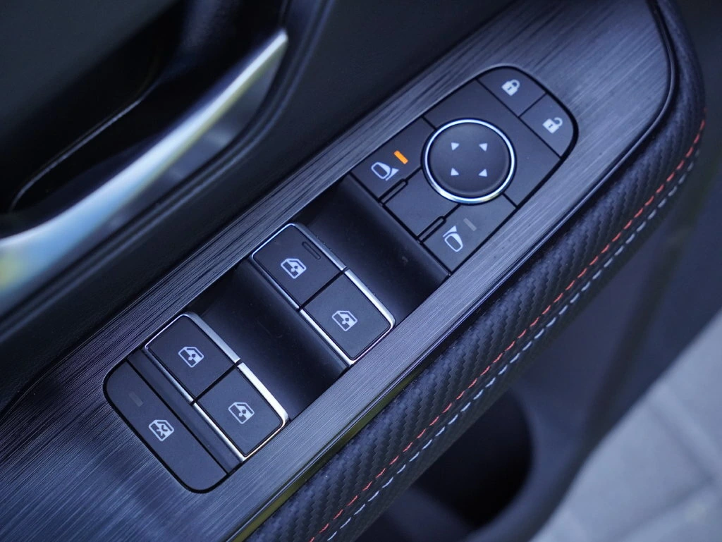 2026 Nissan KICKS SR AWD - Photo 11