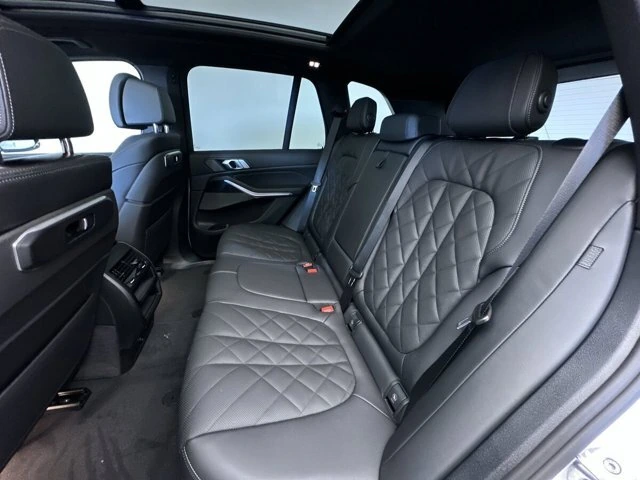 2026 BMW X5 M60i - Photo 24