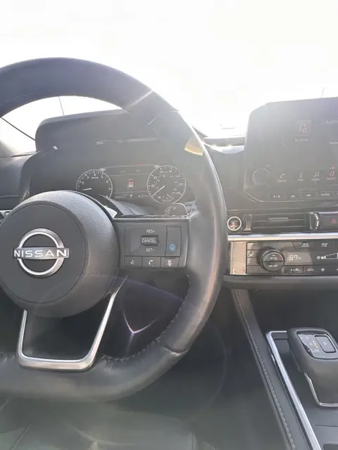 2022 Nissan Pathfinder SL photo 16