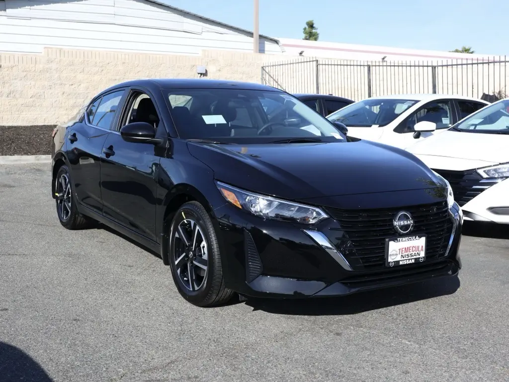 2025 Nissan Sentra SV's photo