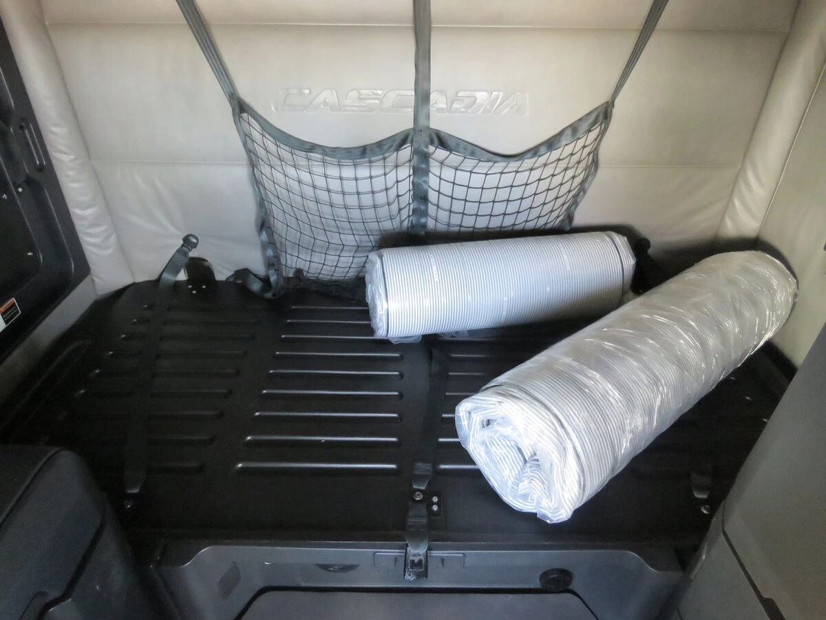 2022 Freightliner Cascadia - image 18