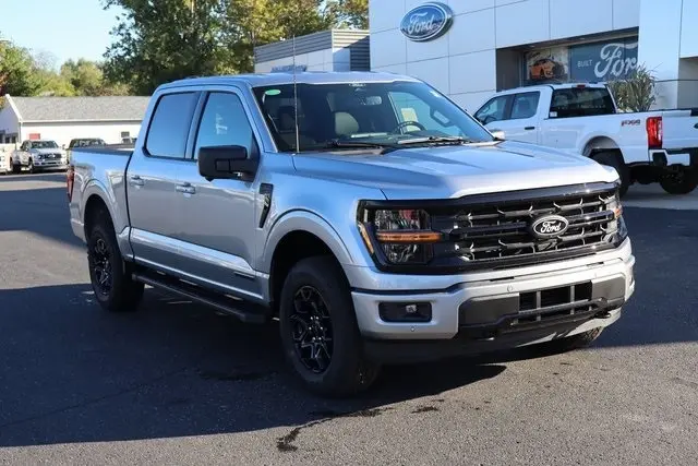 2025 Ford F-150 XLT photo 2