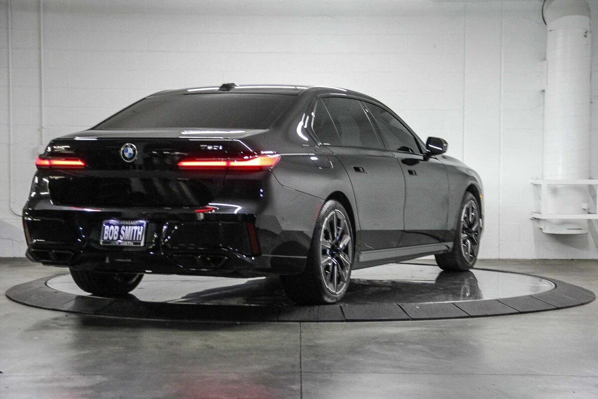 2024 BMW 7 Series 760i - Photo 6