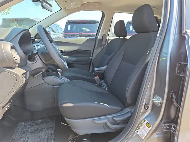 2025 Nissan Kicks Play S photo 32