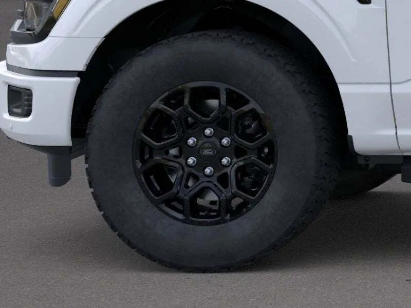 2025 Ford F-150 XLT photo 16