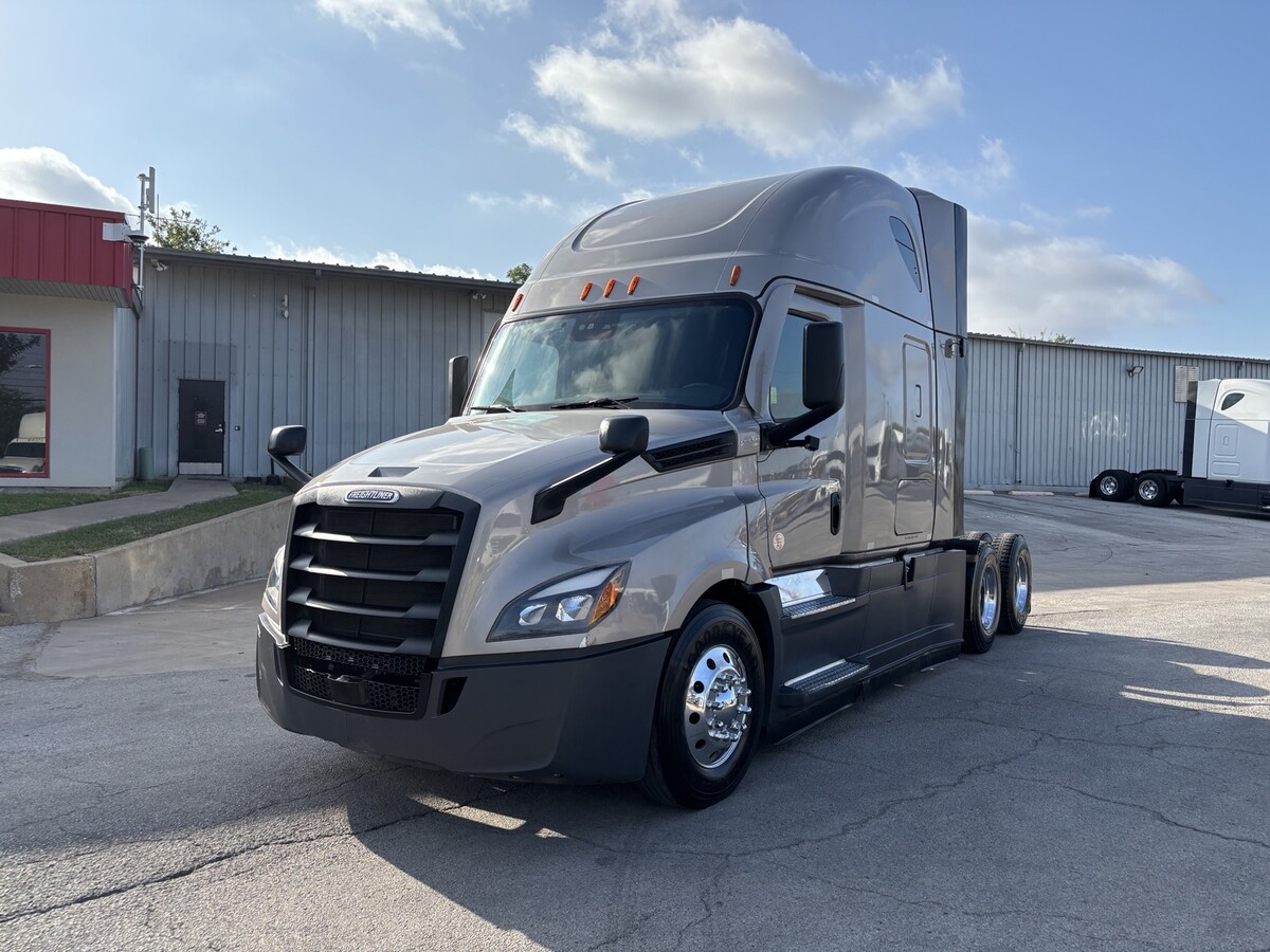 2024 FREIGHTLINER Cascadia