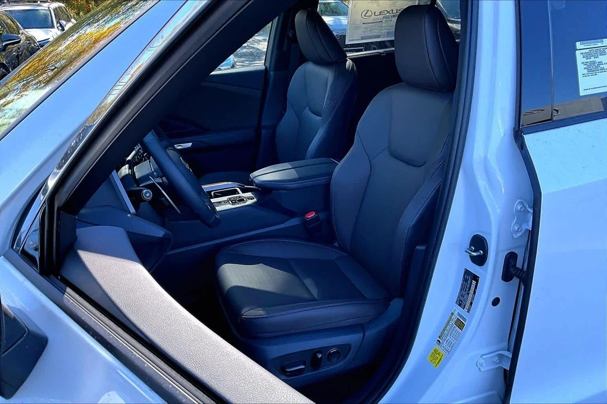 New Lexus TX interior