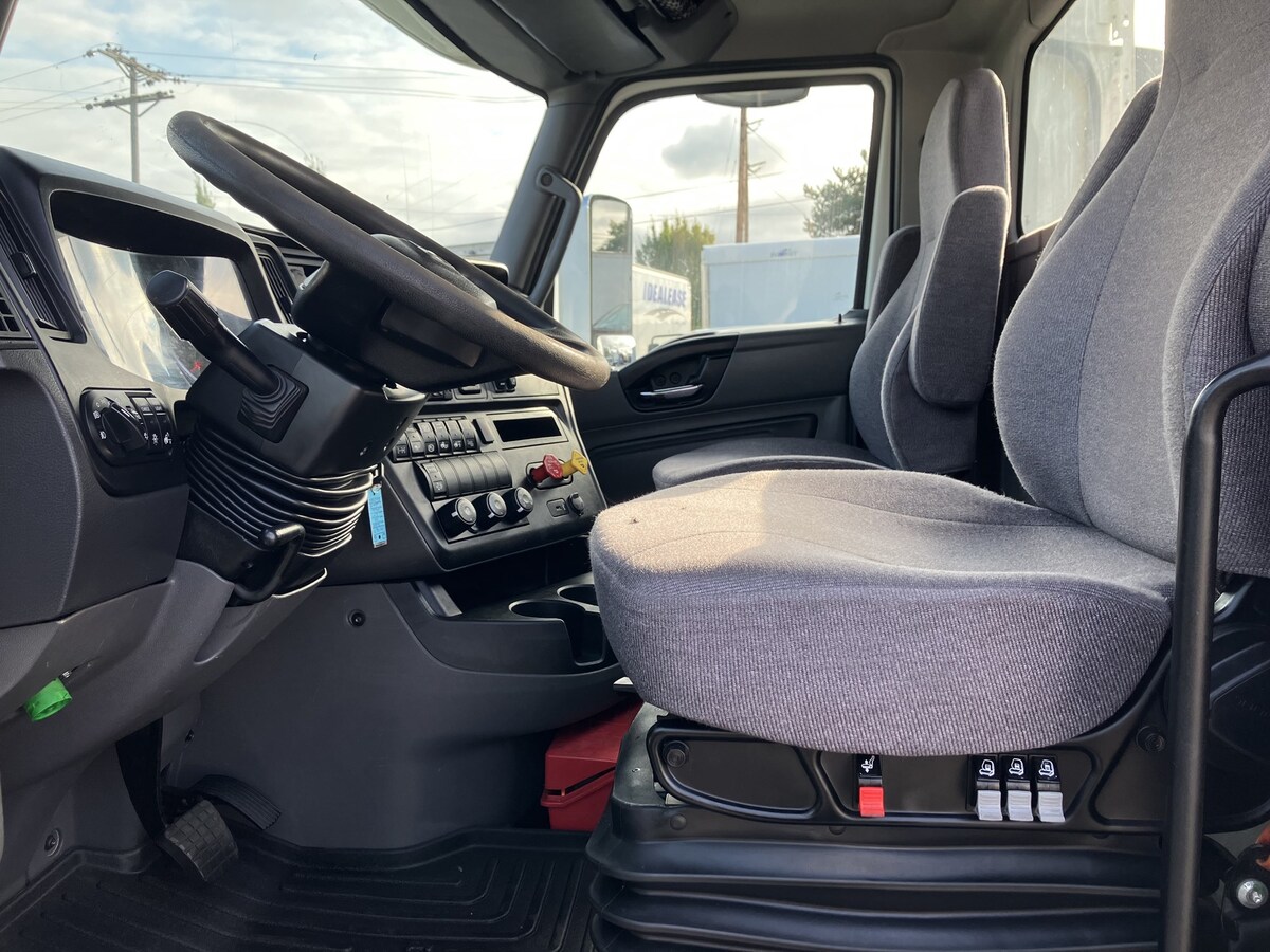 2020 International LT in Tacoma, WA — photo 7