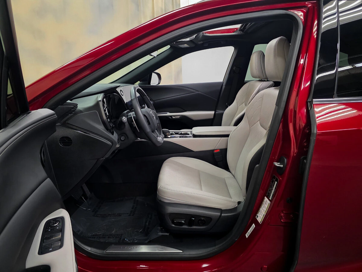 2025 Lexus RX 350 - Photo 11