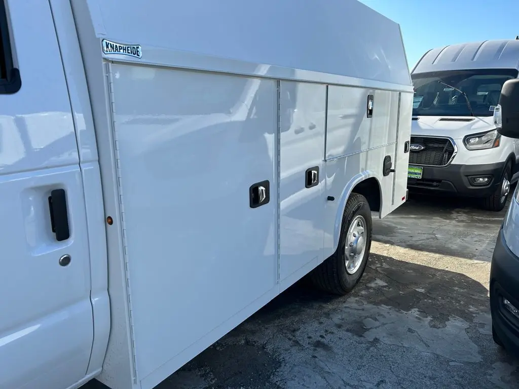 2026 Ford E-350 Base photo 8