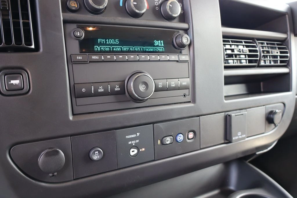 2025 Chevrolet Express Cargo Work Van - Photo 17