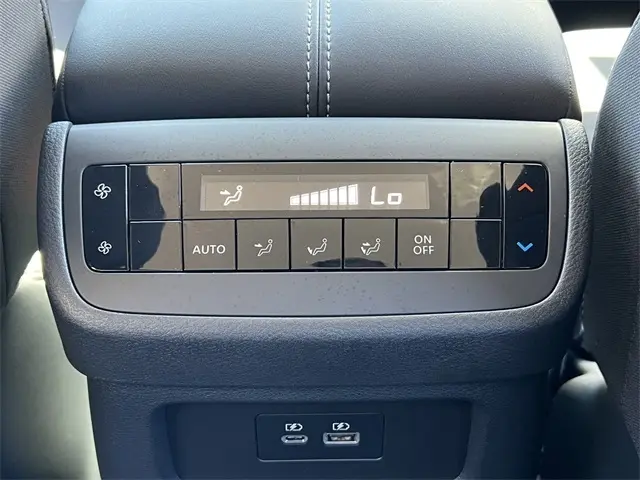2025 Nissan Pathfinder SV photo 21