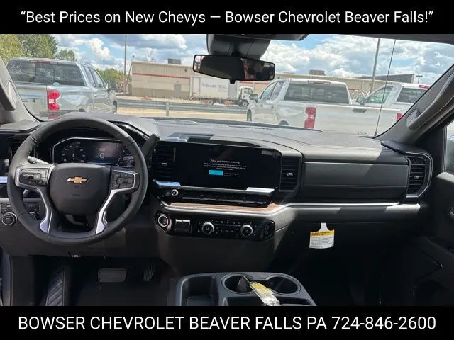 2025 Chevrolet Silverado 1500 LT photo 5