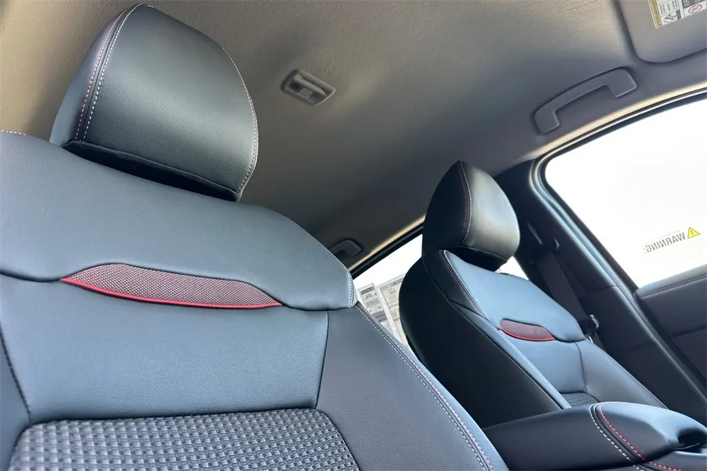 2026 Nissan Kicks SR photo 15