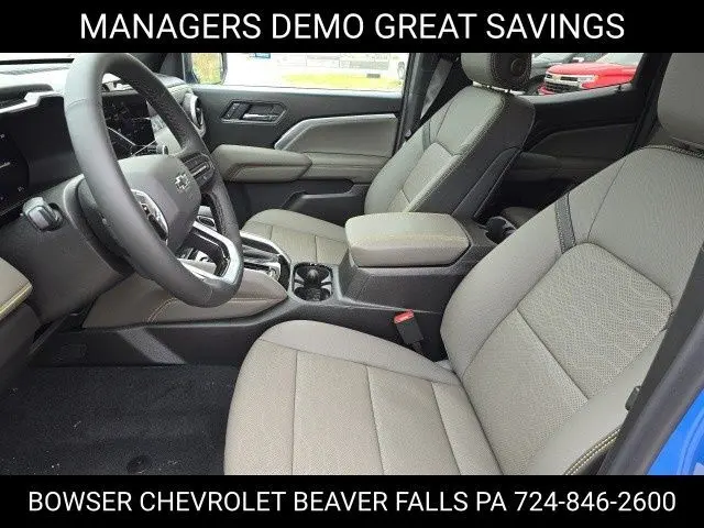 2025 Chevrolet Colorado ZR2 photo 2