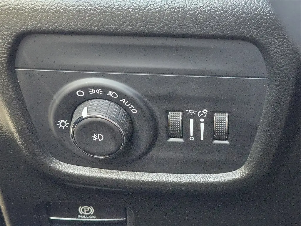 2024 Jeep Grand Cherokee Overland photo 18