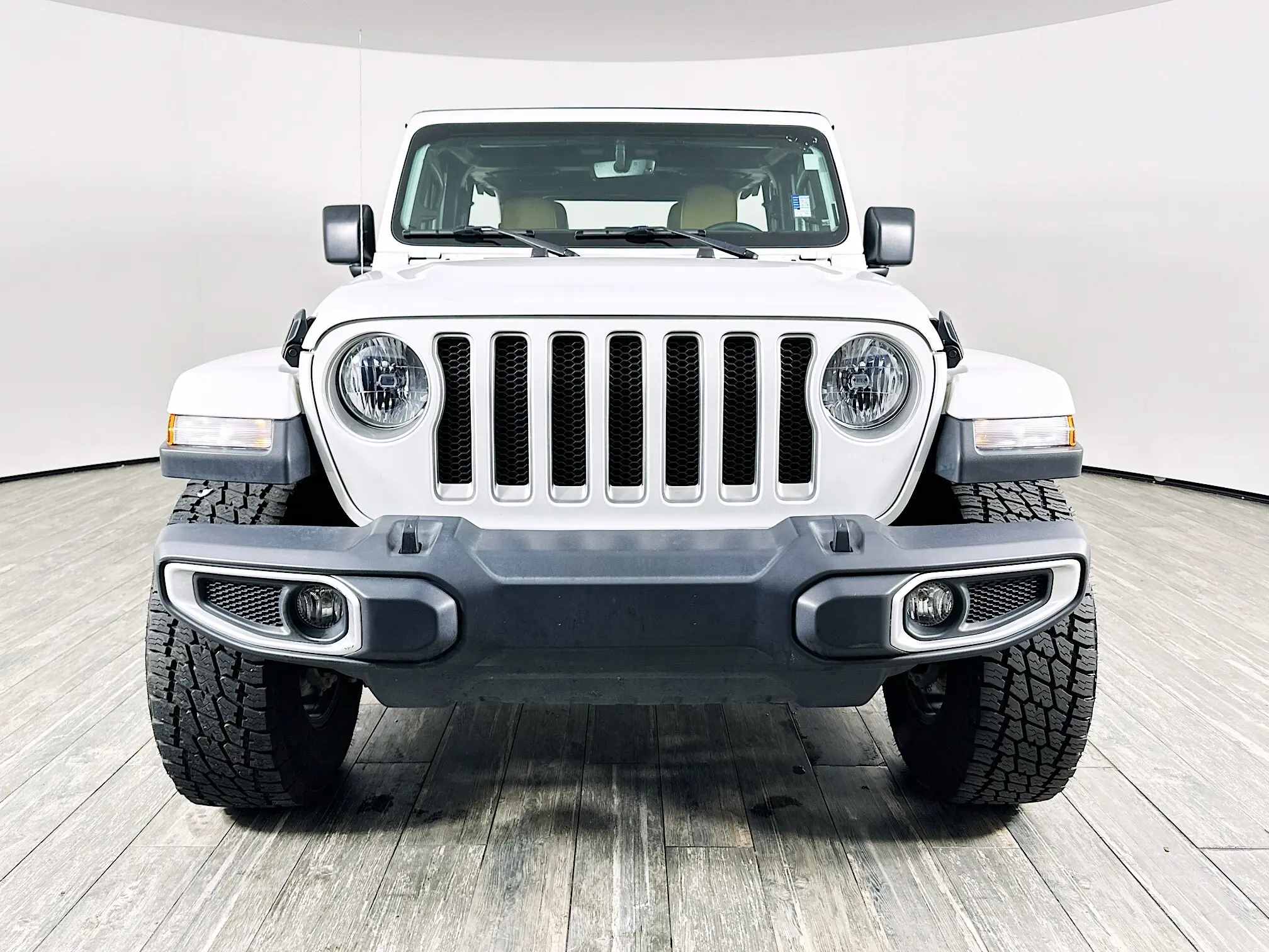 2019 Jeep Wrangler Unlimited Sahara photo 2