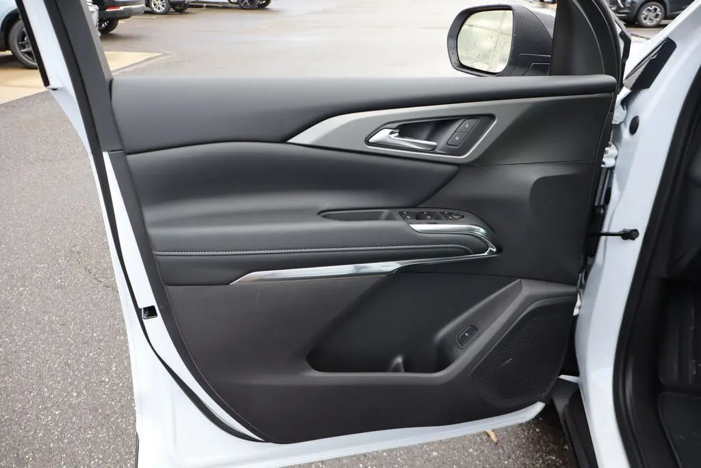 2026 Chevrolet Traverse 1LT photo 4