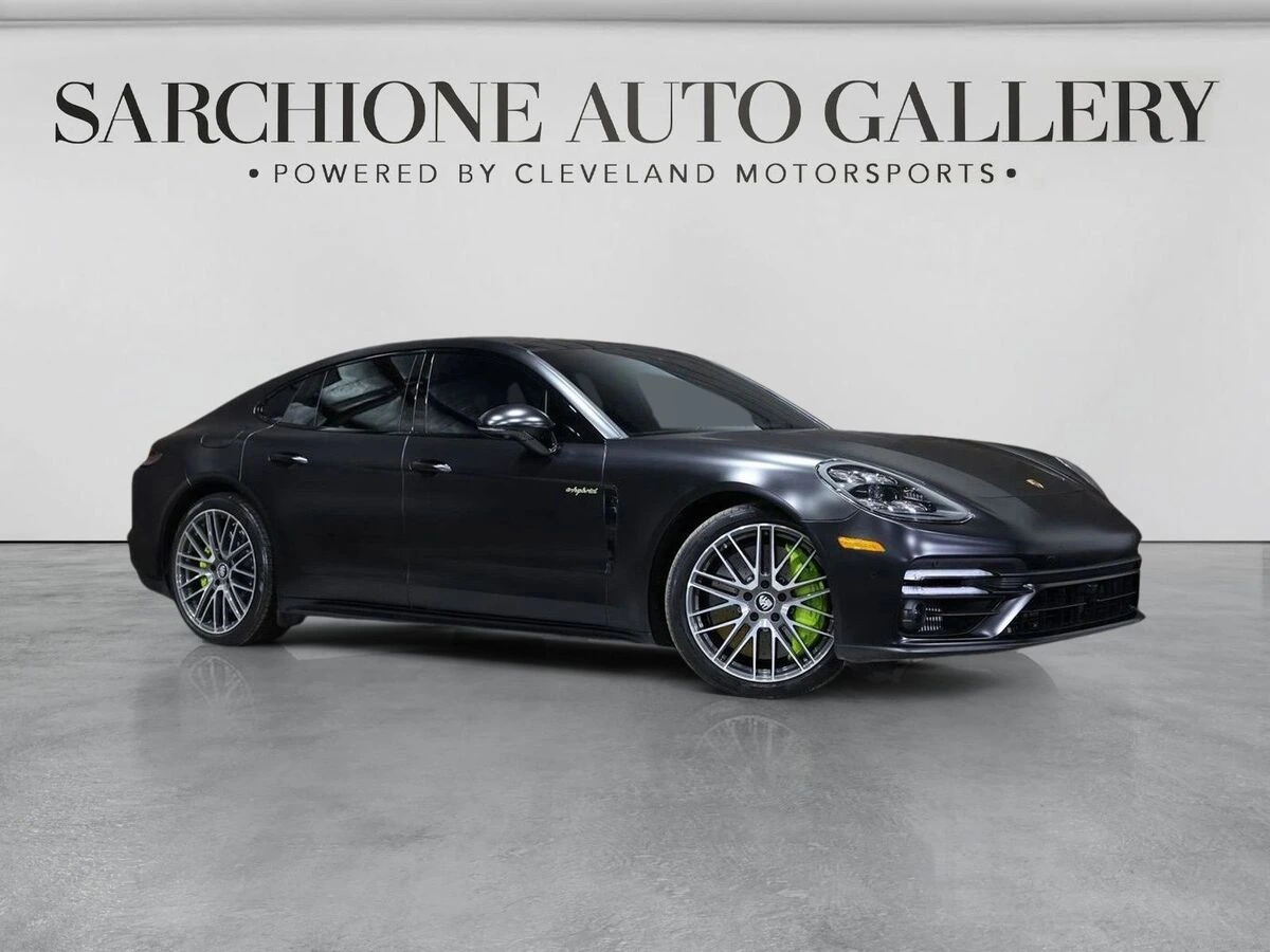 2021 Porsche Panamera Turbo S E-Hybrid's photo