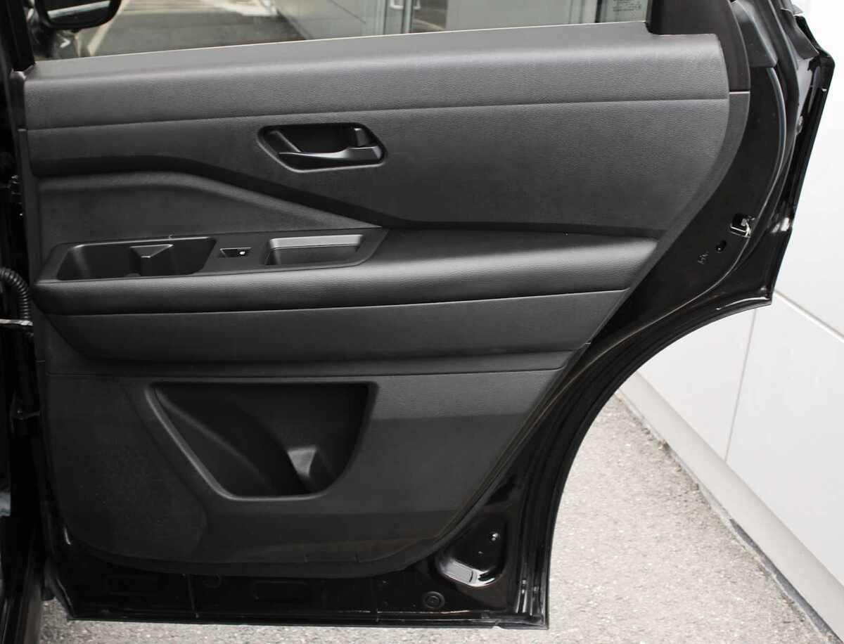 2023 Nissan Pathfinder S - Photo 16