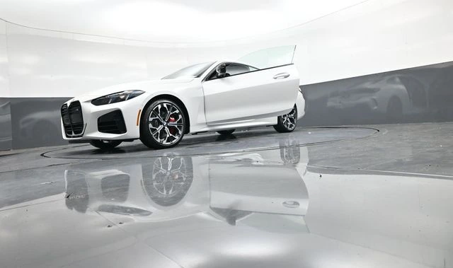 2026 BMW 4 Series M440i - Photo 42