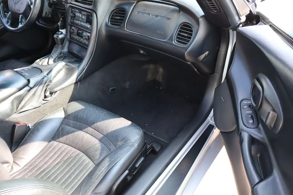 2002 Chevrolet Corvette Base photo 34