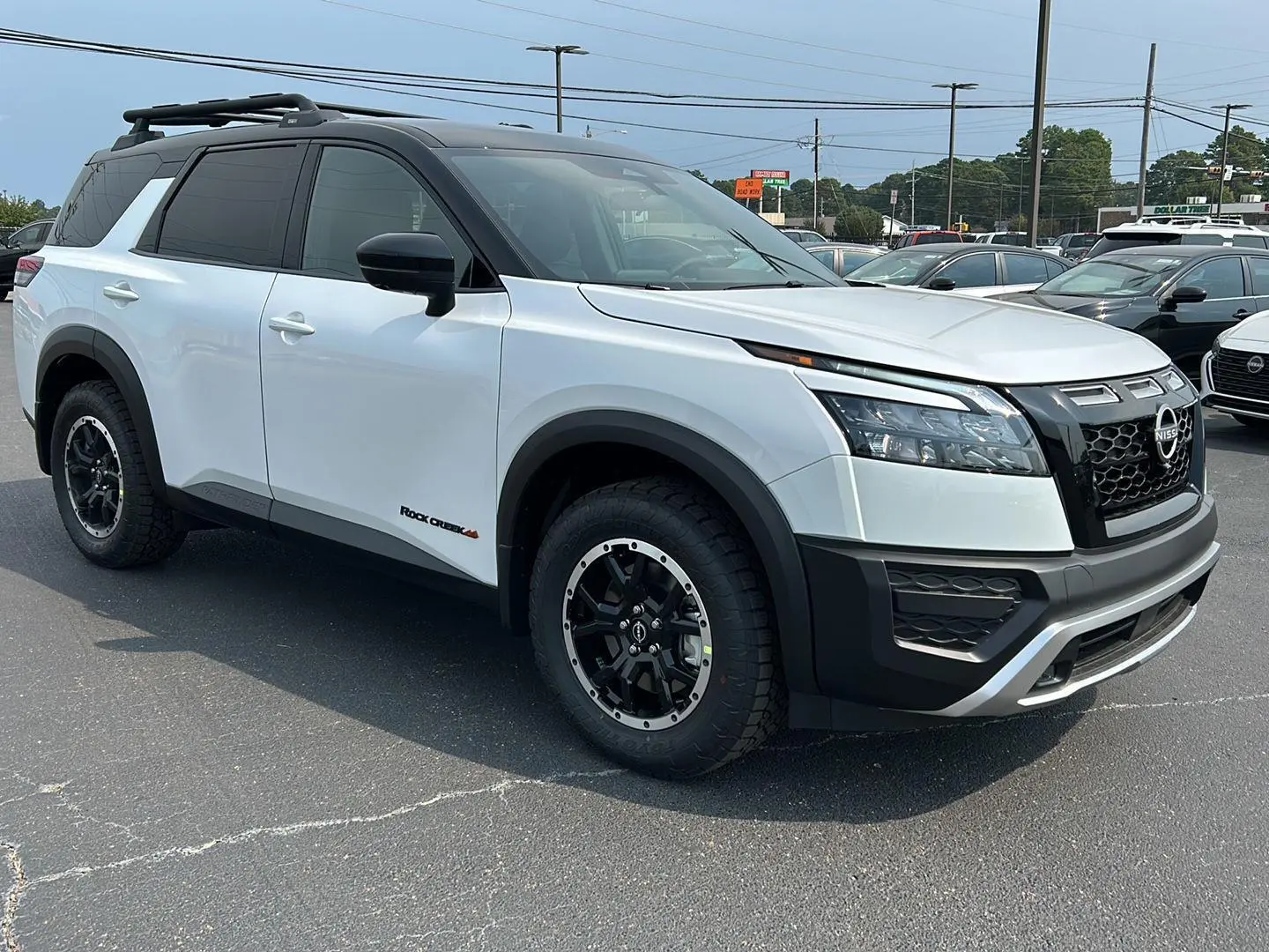 2025 Nissan Pathfinder SV photo 8